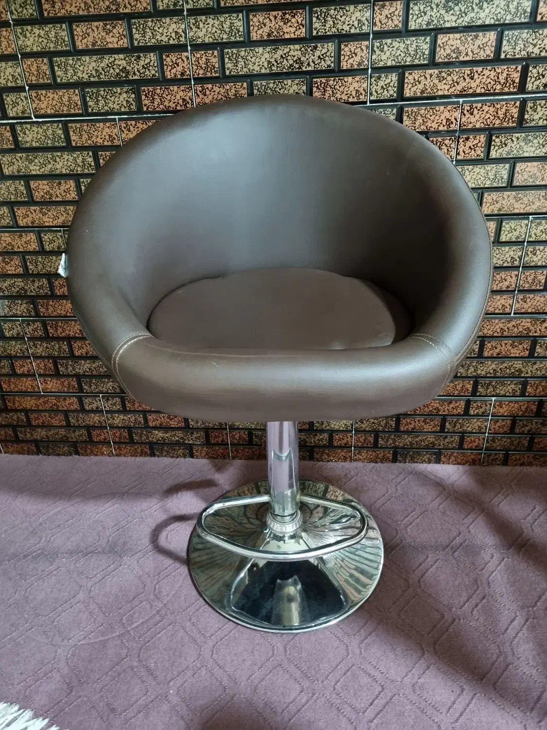 صندلی اپن|صندلی و نیمکت|دوگنبدان, |دیوار