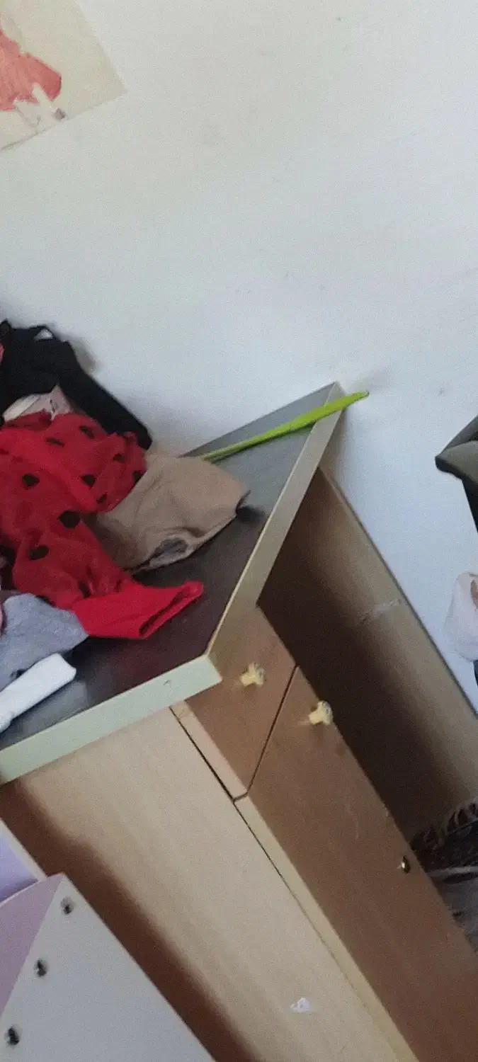 میز تحریر|میز تحریر و کامپیوتر|تربت جام, میان جام|دیوار