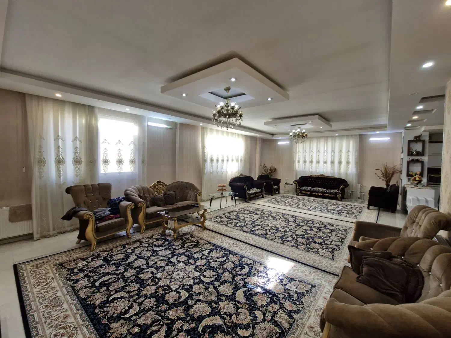 ۱۸۰ متر دونبش مطهری ۳ خواب پارکینگ اختصاصی *شیک *|فروش آپارتمان|مشهد, هنرور|دیوار