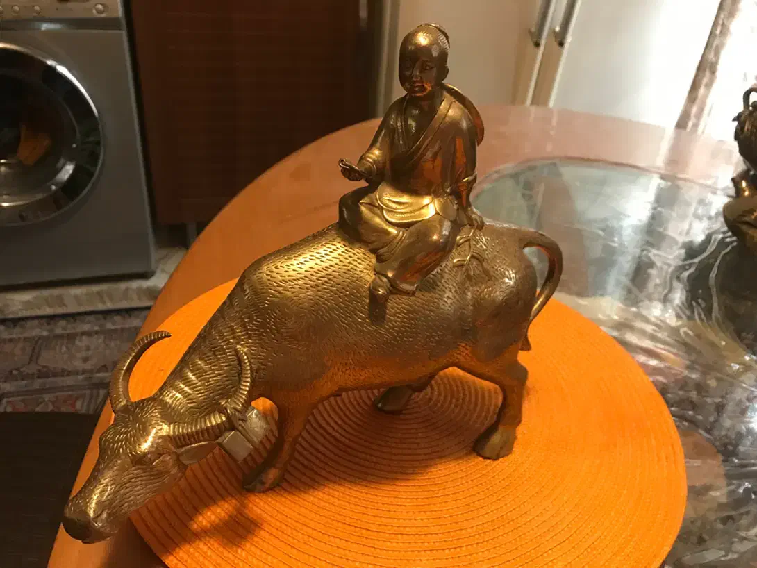 مجسمه برنزی بودا کتاب بدست گاوسوار|مجسمه، تندیس، ماکت|تهران, مجیدیه|دیوار