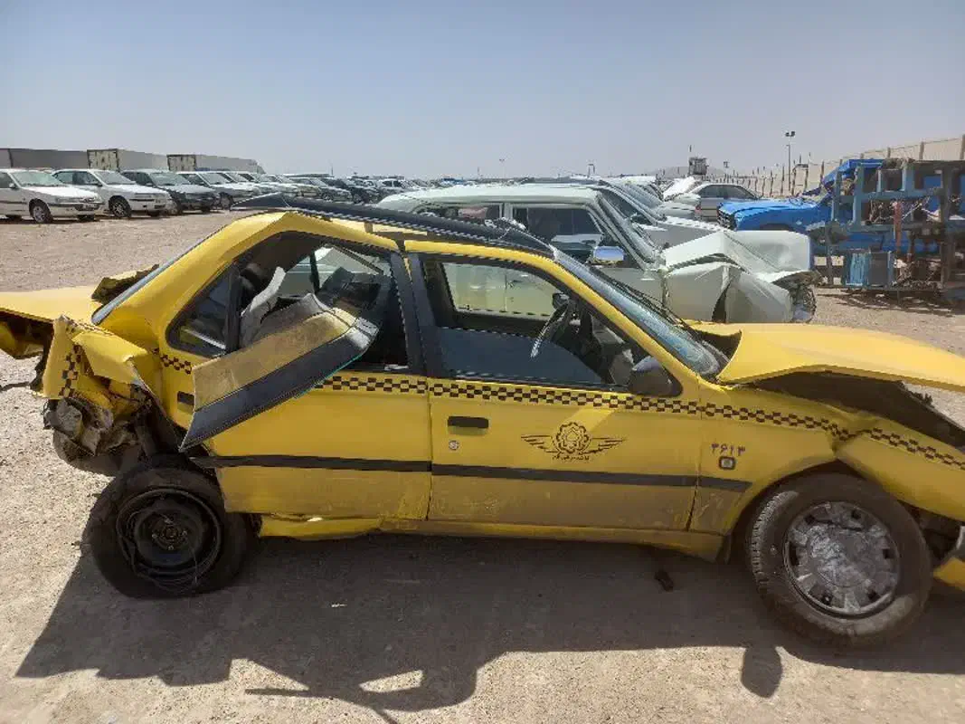 پژو ۴۰۵ تاکسی مدل ۹۶ تصادفی|خودرو سواری و وانت|قم, پردیسان|دیوار