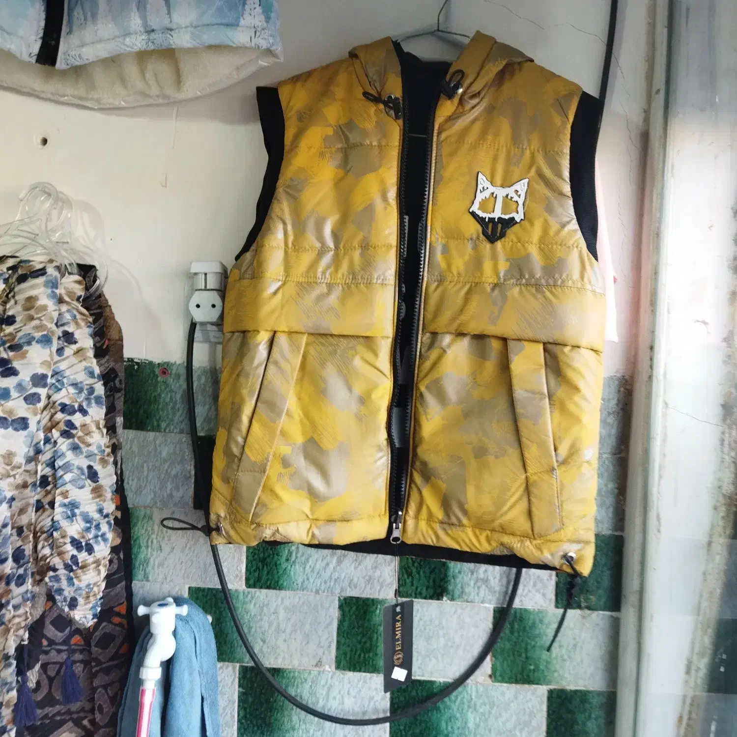 لباس|لباس|نورآباد, |دیوار