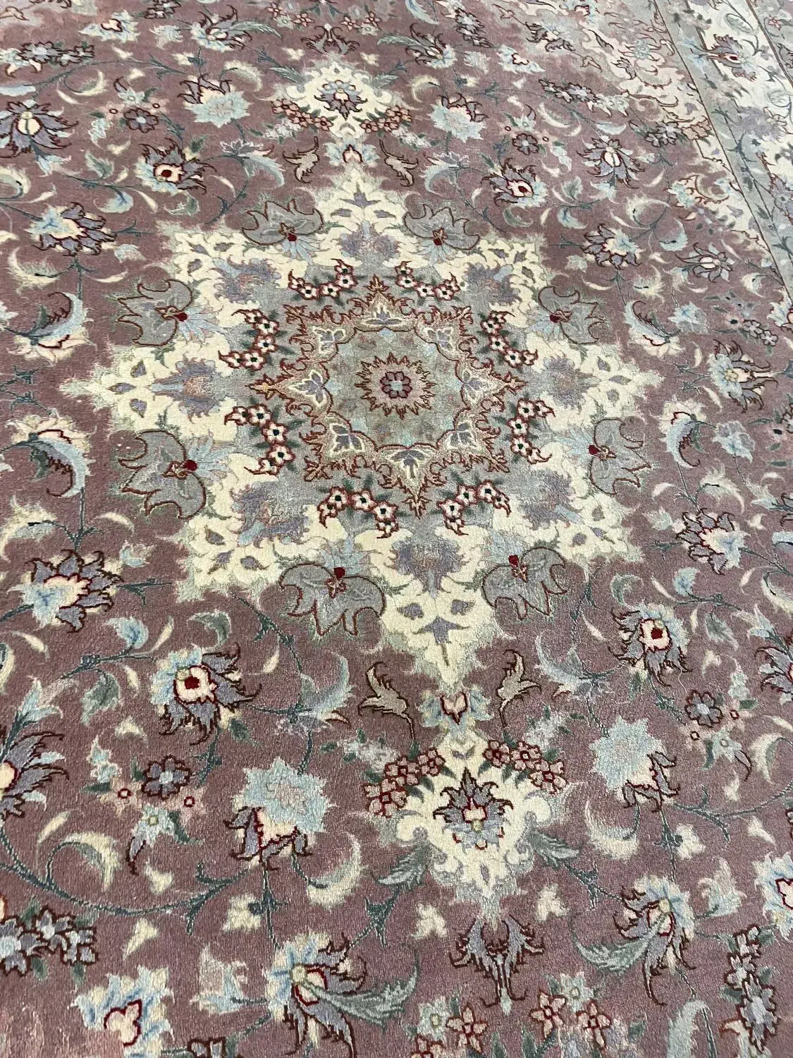 طرح فرش شکور تقی زاده دستباف چله ابریشم تبریز|فرش|مشهد, مصلی (کارمندان اول)|دیوار