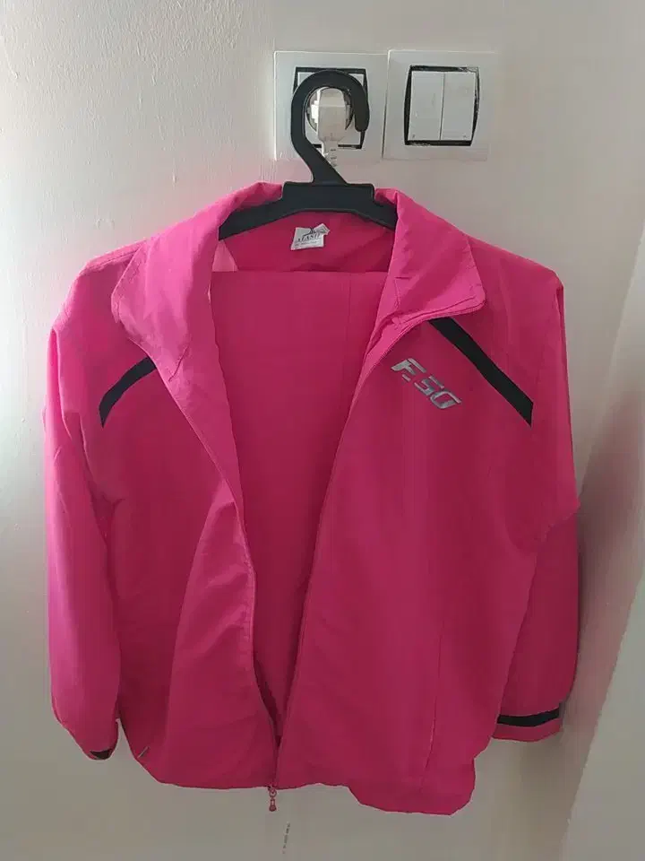 ست ورزشی|لباس|بروجرد, |دیوار