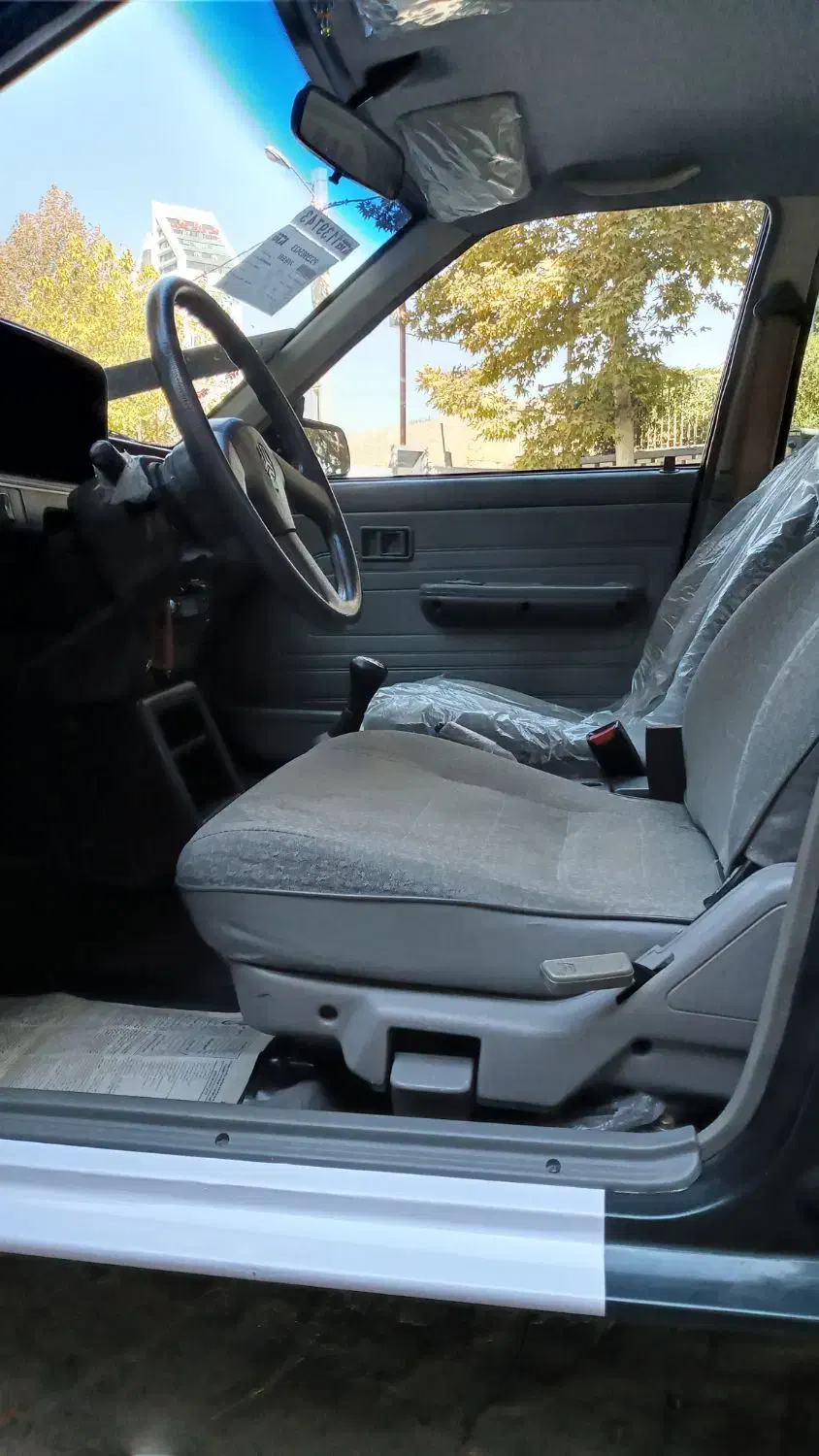 پراید کلکسیونی مشابه صفر کارخانه مدل ۸۲|خودرو سواری و وانت|شیراز, کوشک میدان|دیوار