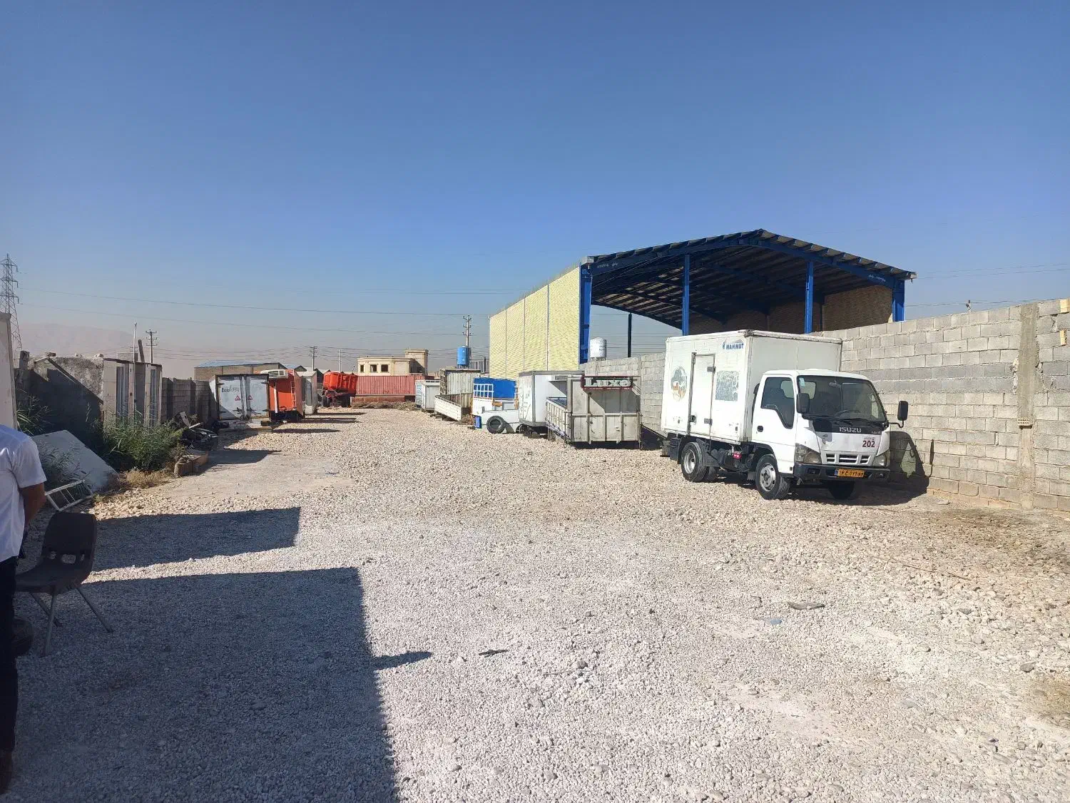 اجاره نمایشگاه کامیون|اجارهٔ مغازه و غرفه|شیراز, پادگان ولیعصر|دیوار