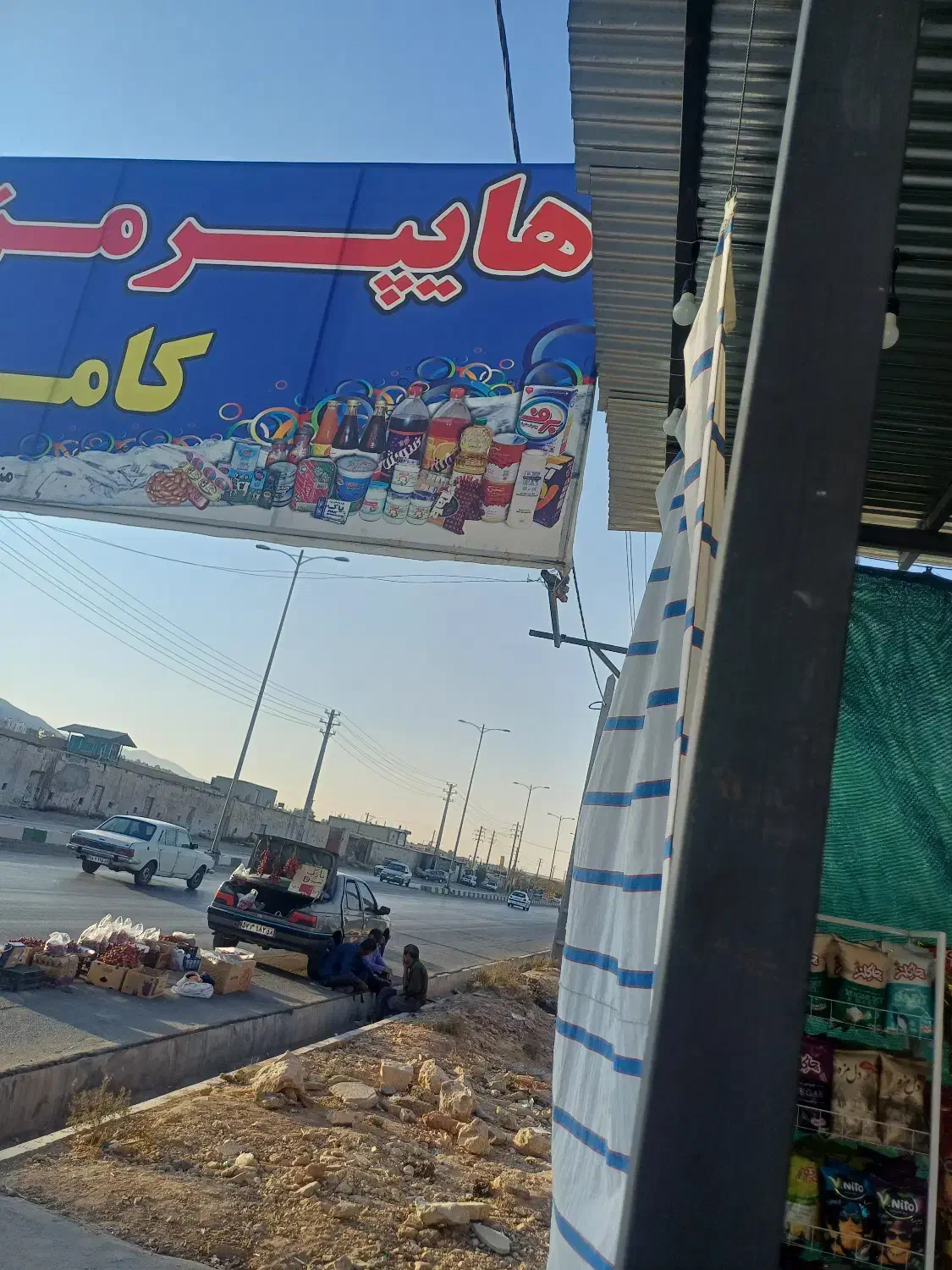 سوپری .لبه جاده.|اجارهٔ مغازه و غرفه|زرقان, |دیوار