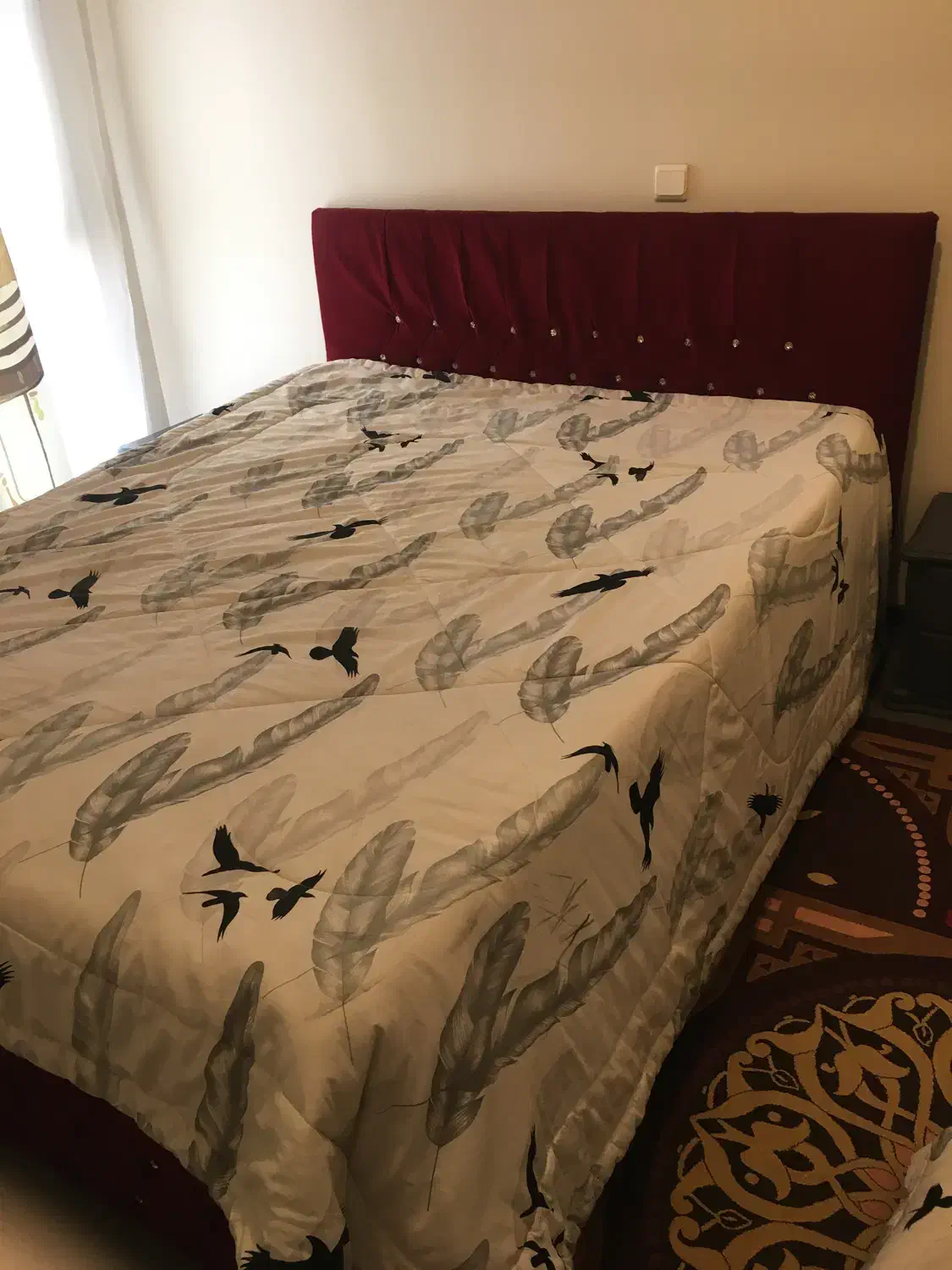 تخت خواب دو نفره|تخت و سرویس خواب|اندیشه, اندیشه فاز ۳|دیوار