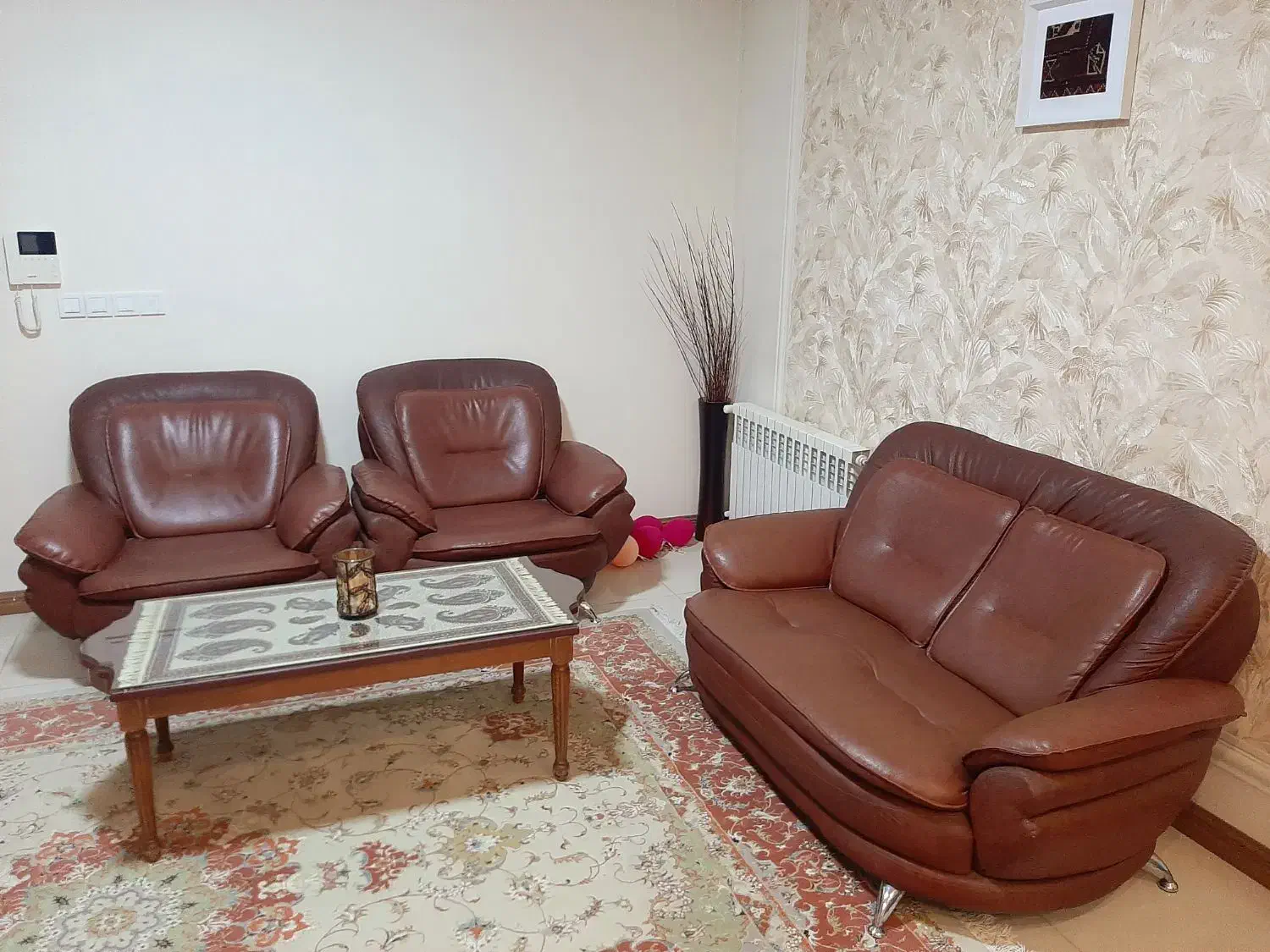 مبل ۴ نفره کاملا سالم و تمیز|مبلمان خانگی و میز عسلی|تهران, چیتگر شمالی|دیوار