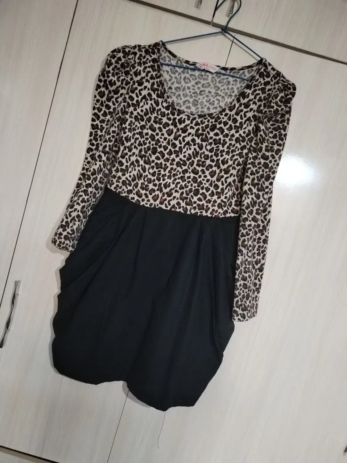 لباس مجلسی|لباس|تربت‌حیدریه, ده پائین|دیوار