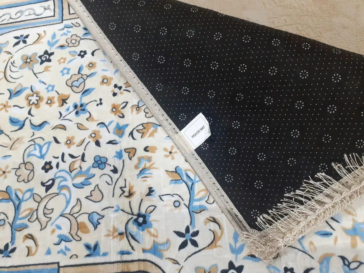 فرشینه سجاده مخمل پشت ترمز دار سه لایه صادراتی|فرش|کاشان, فاز ۱ ناجی آباد|دیوار