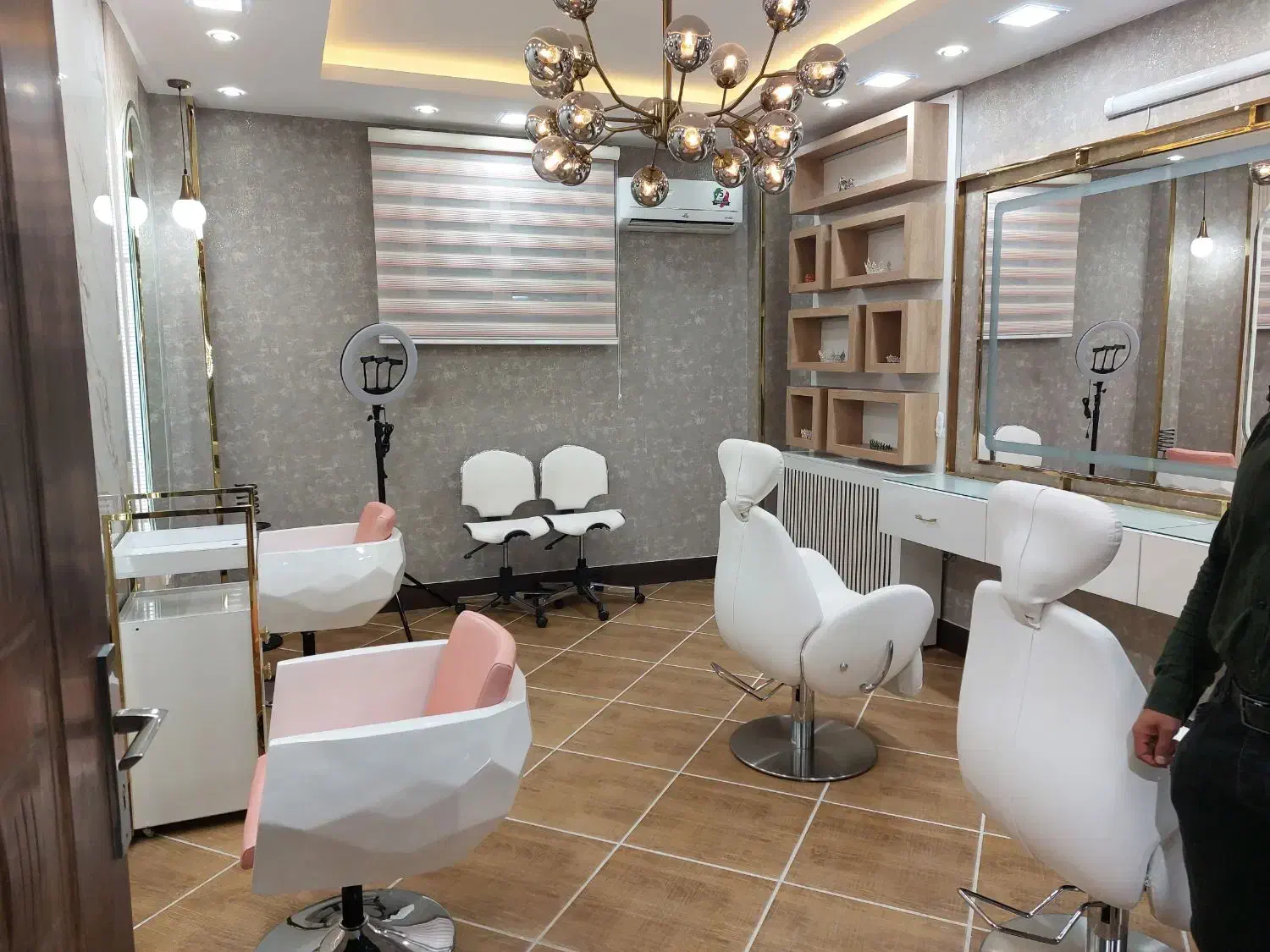 فروش تجهیزات سالن|آرایشگاه و سالن‌های زیبایی|داراب, |دیوار