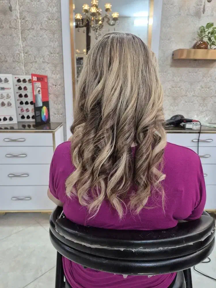 تخفیف ۵۰درصدی رنگ و‌کوتاهی مو|خدمات آرایشگری و زیبایی|مشهد, کوثر|دیوار