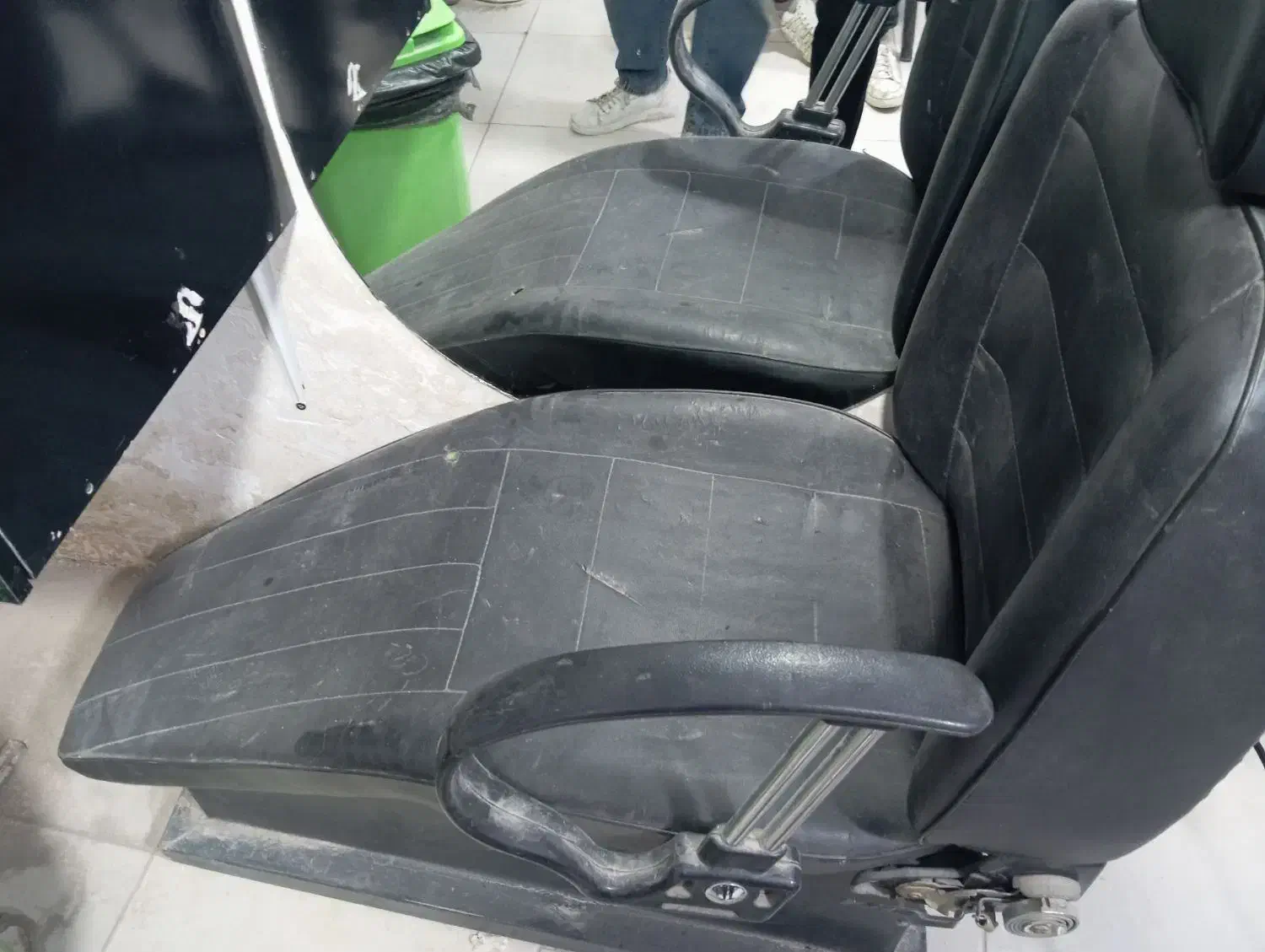 صندلی اریشگاه|آرایشگاه و سالنهای زیبایی|زهک, |دیوار