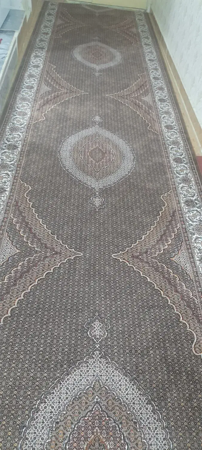 فرش ماشینی طرح ماهی رنگ موشی نو استفاده نشده،|فرش|شبستر, |دیوار