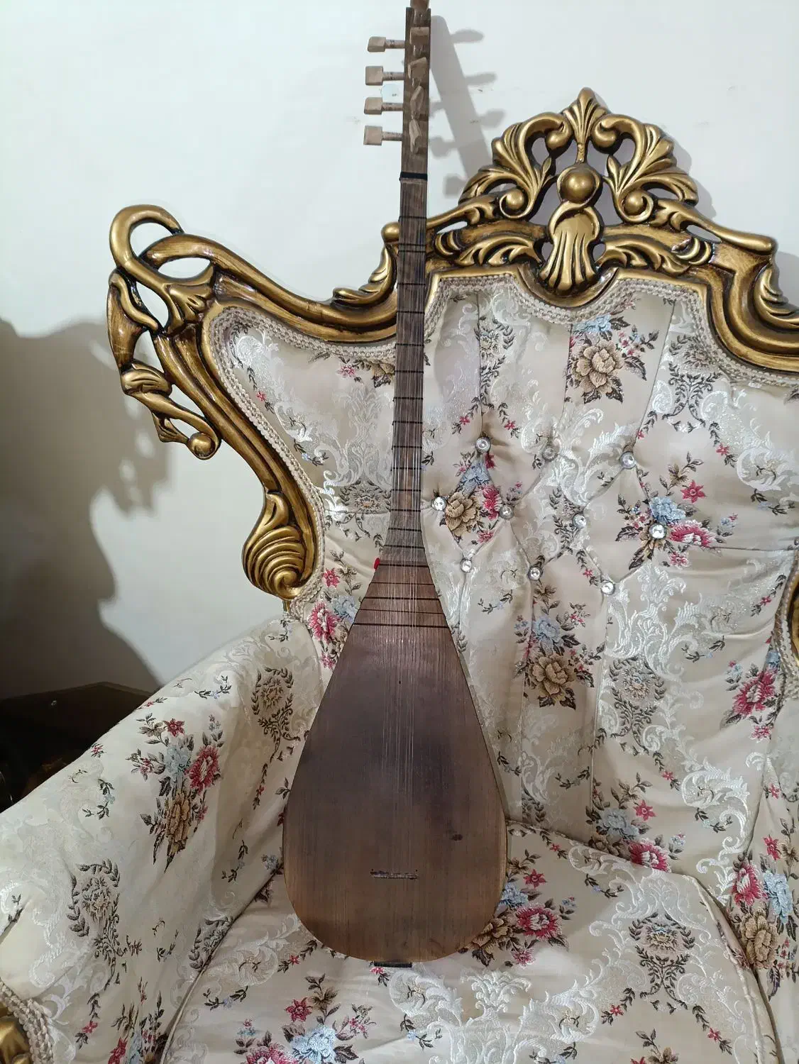 ساز قوپوز|سازهای سنتی|تبریز, |دیوار