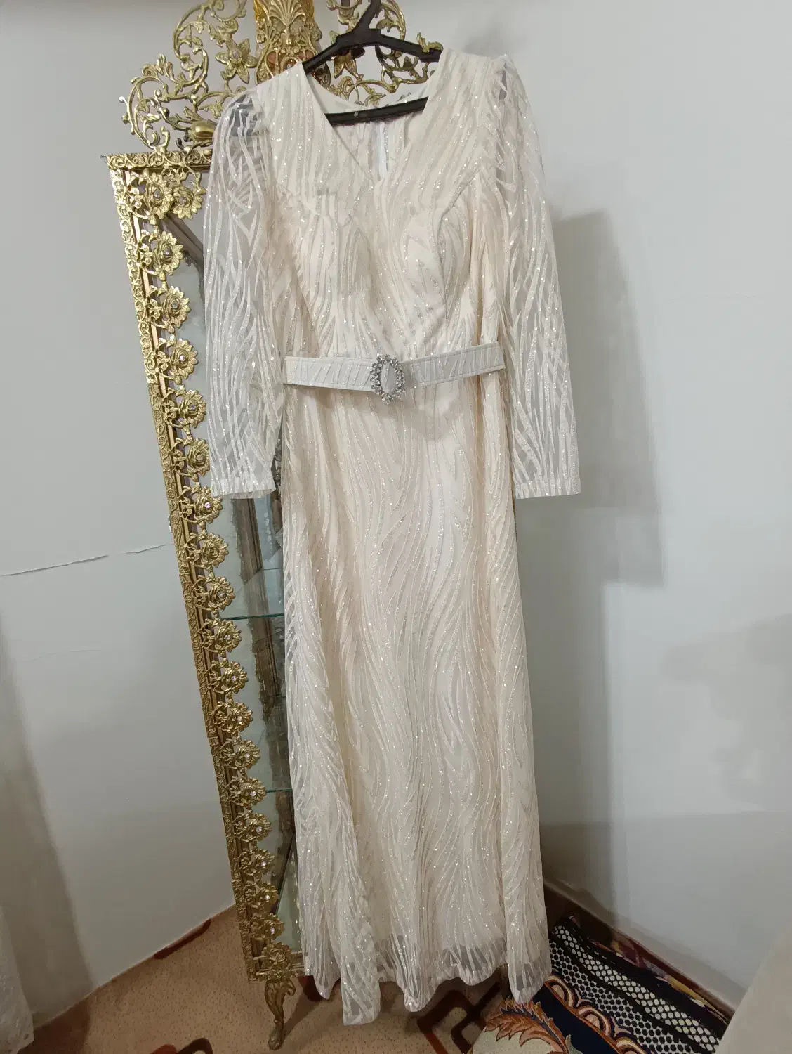 لباس مجلسی|لباس|اراک, |دیوار