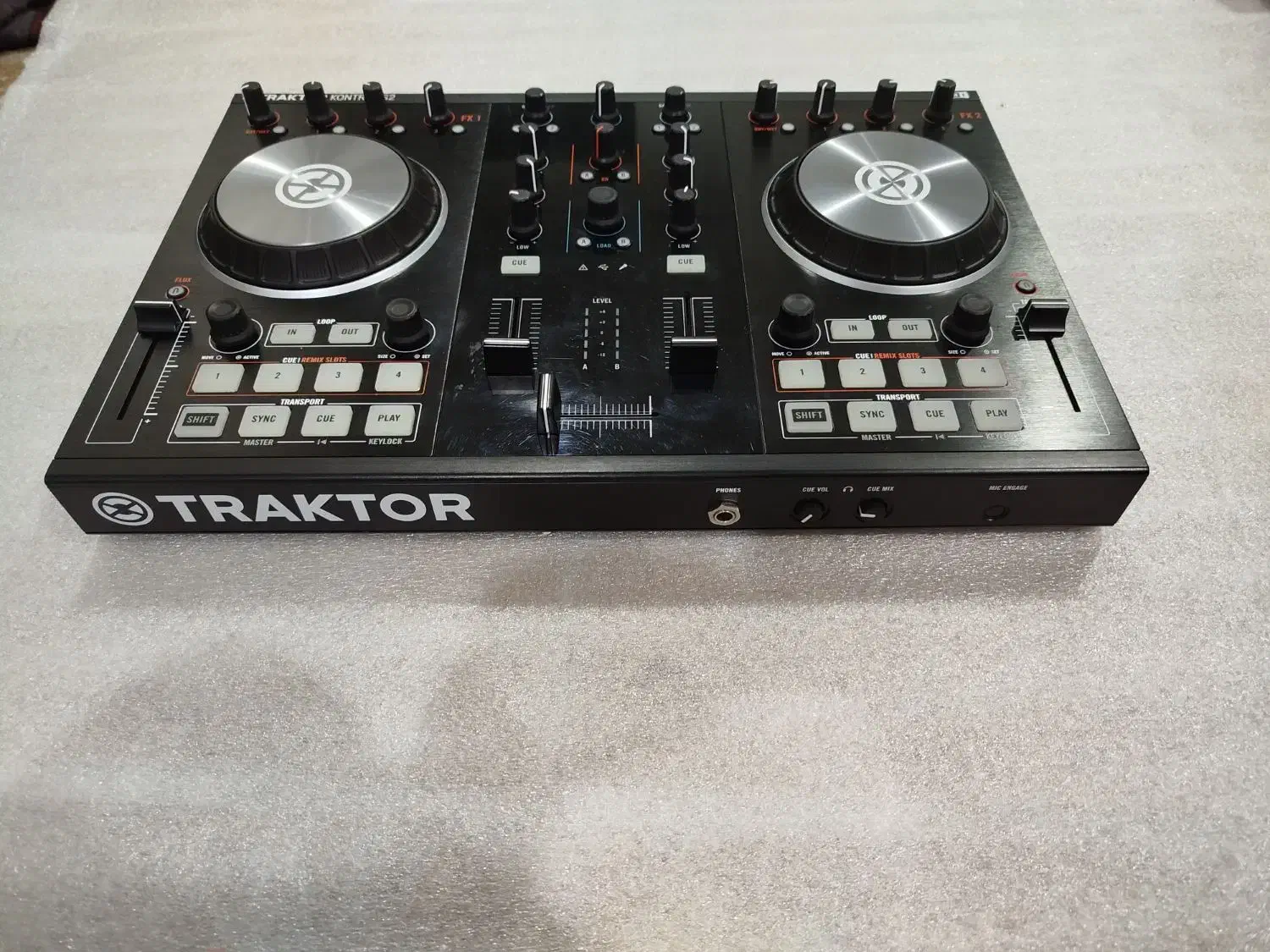 دستگاه دی جی مدل Traktor Kontrol S2|آلات موسیقی|شیراز, فرهنگ شهر|دیوار
