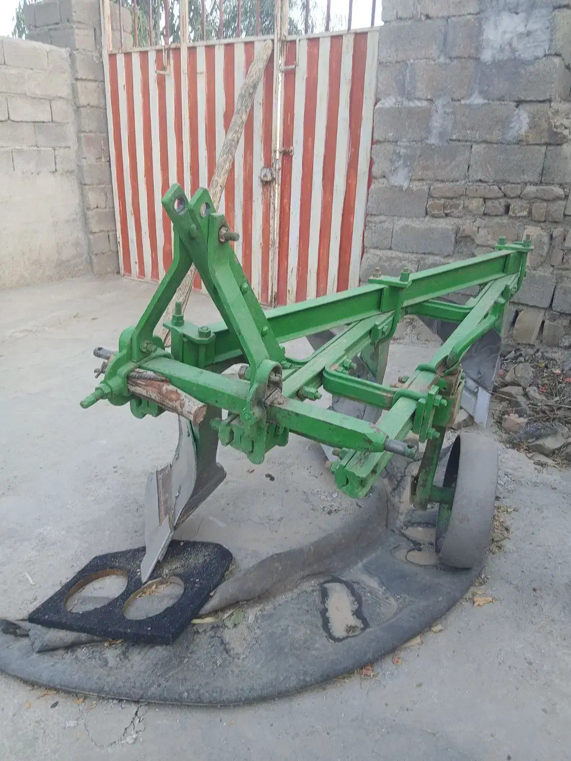 گاواهن|ماشین‌آلات صنعتی|چگنی, |دیوار