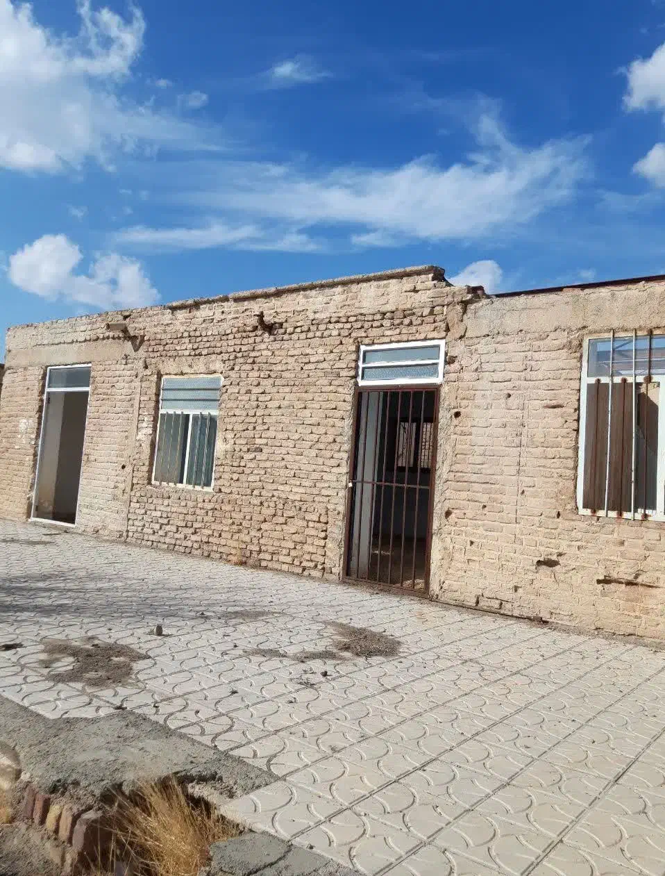 فروش یک باب خانه سر چهار راه|فروش خانه و ویلا|زرند, |دیوار