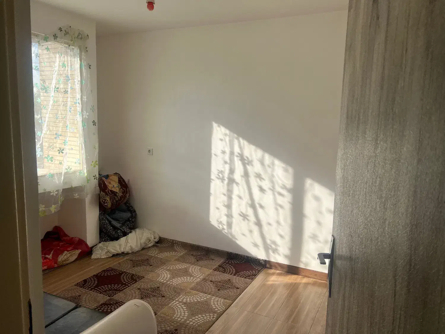 واحد مبله ۶۰متر تک خواب ط اول لاله|اجارهٔ کوتاه‌مدت آپارتمان و سوئیت|سمنان, |دیوار