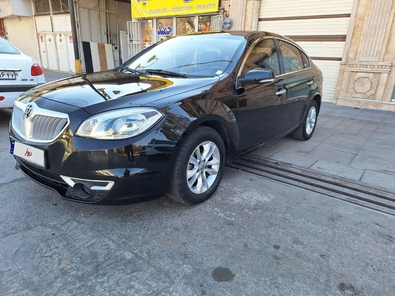 H330 اتومات 1500cc کم کار|خودرو سواری و وانت|اراک, |دیوار