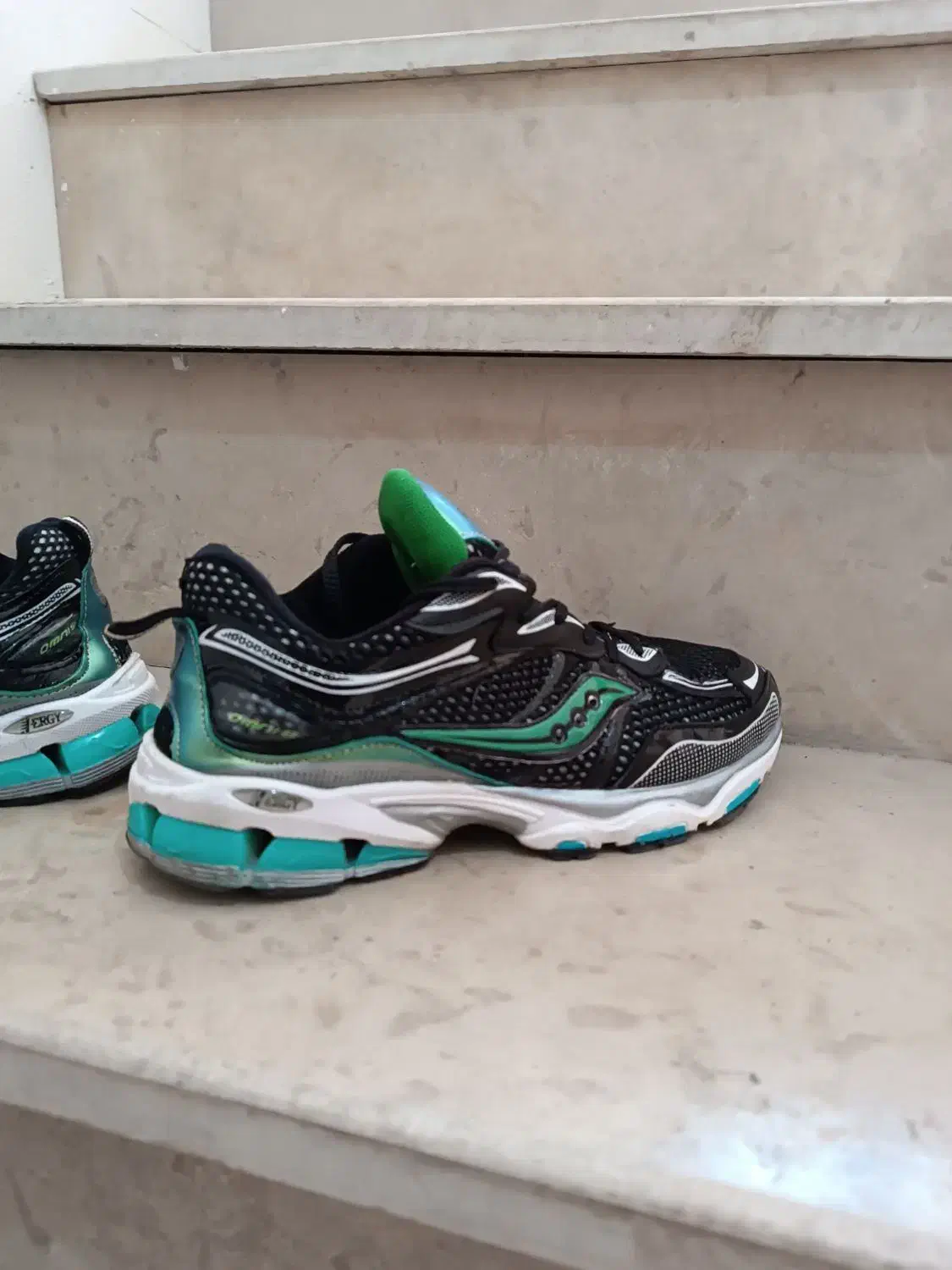 کفش ورزشی ساکونی سایز 42|کیف، کفش، کمربند|اهواز, شریعتی جنوبی|دیوار