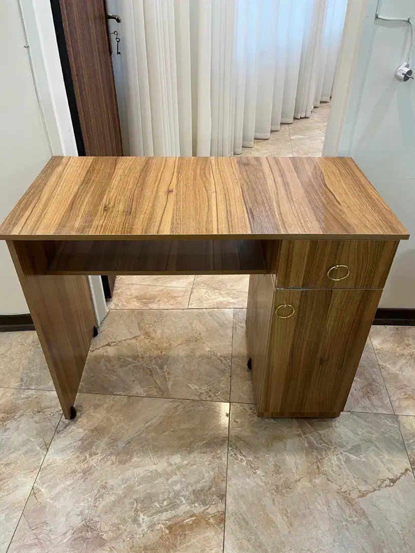 فروش میز ناخن،تخت مژه|آرایشگاه و سالن‌های زیبایی|شاهین‌شهر, حافظ شمالی|دیوار