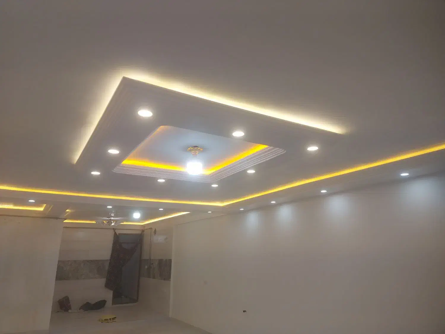 گچکاری وگچ وخاک وابزار زنی|خدمات پیشه و مهارت|سقز, |دیوار