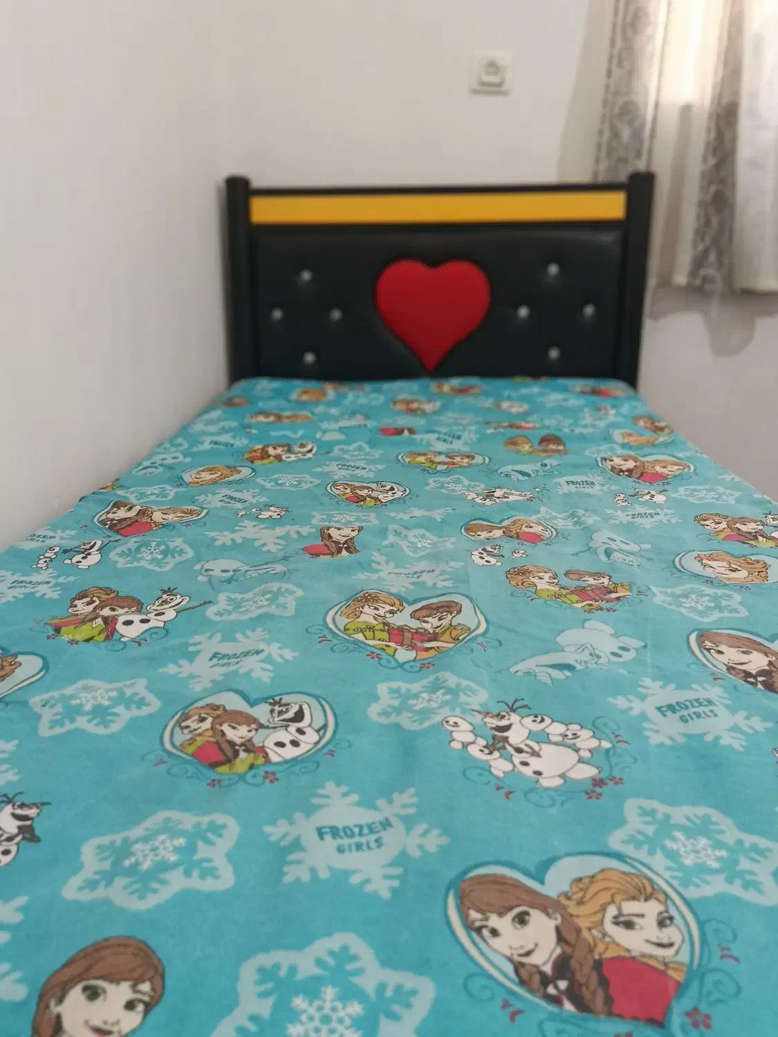 تخت|تخت و سرویس خواب|رزن, |دیوار