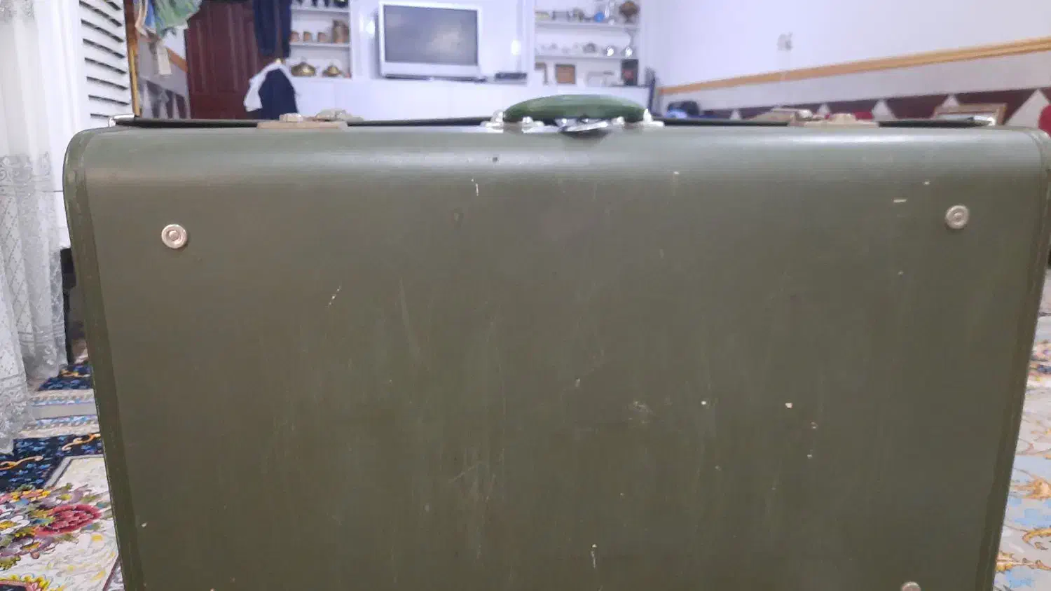 چمدان قدیمی|کلکسیون اشیاء عتیقه|اهواز, الصافی|دیوار