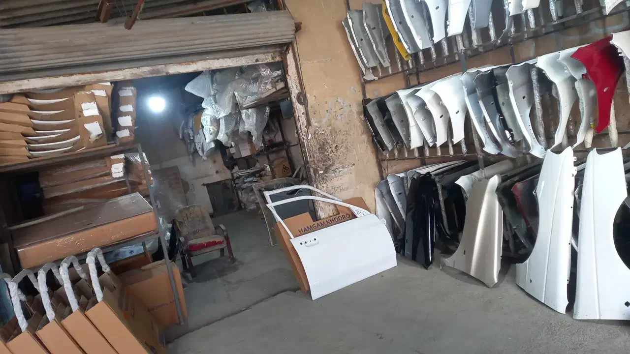 درب  در ۲۰۶ تیبا پژو ساینا پارس ۱۳۲پراید|قطعات یدکی و لوازم جانبی|کرج, مصباح|دیوار