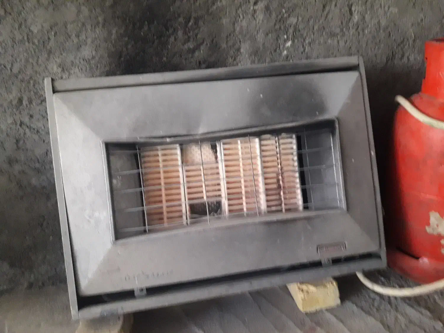 بخاری گازی دیواری سالم بدون عیب|بخاری، هیتر، شومینه|لنجان, |دیوار