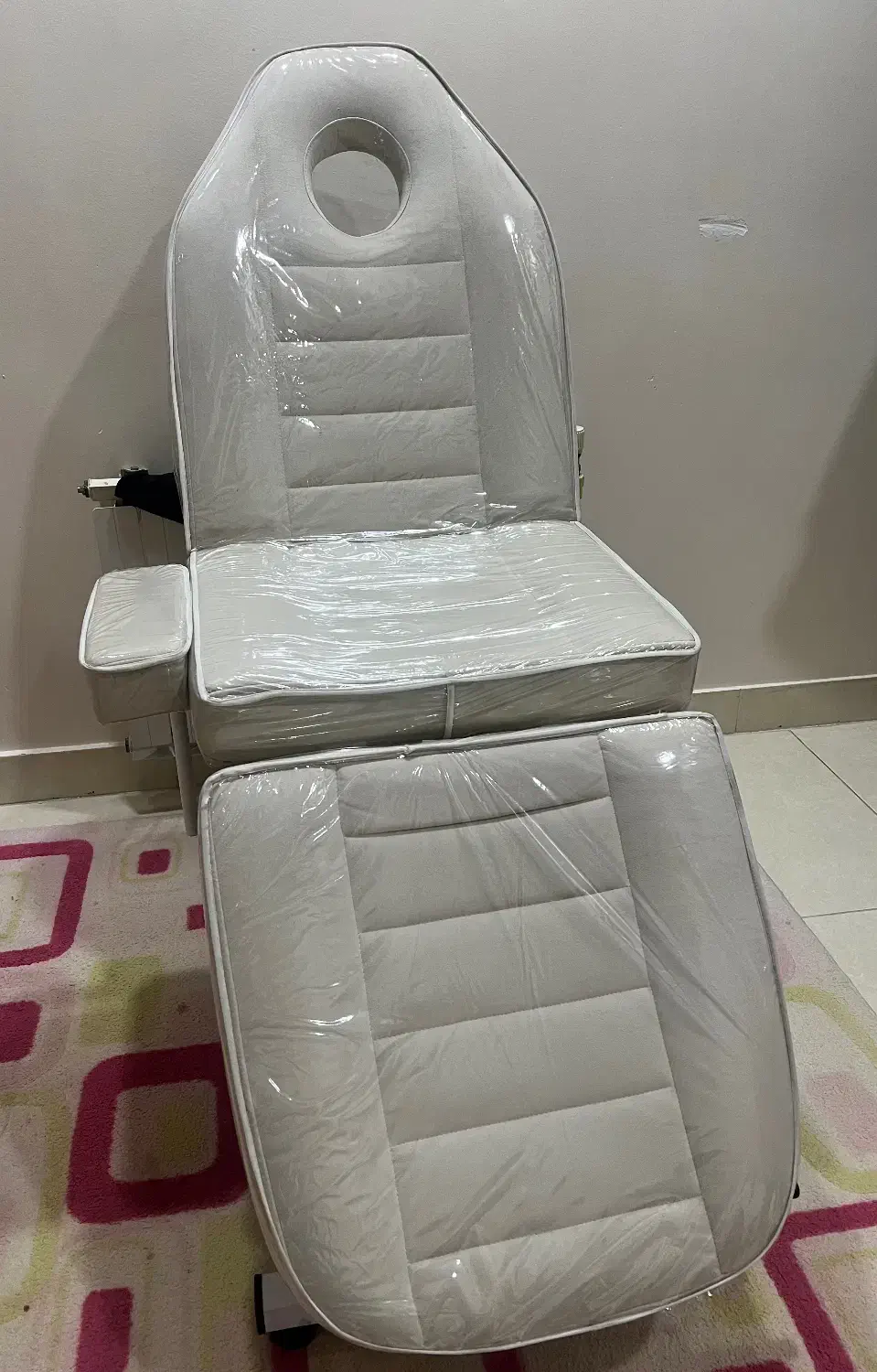 تخت صندلی شو|آرایشگاه و سالن‌های زیبایی|آمل, |دیوار