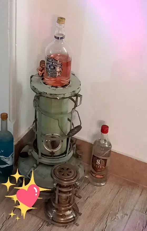 چراغ قدیمی نفتی علاالدین والور|کلکسیون اشیاء عتیقه|کهک, |دیوار