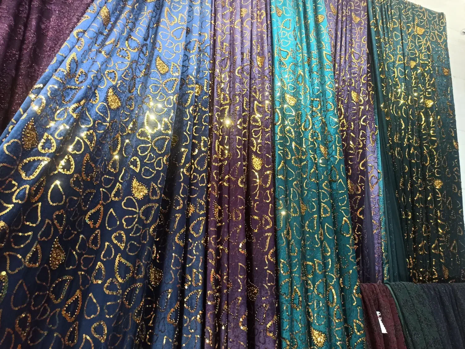 پارچه عمده به دلیل تغییر شغل|عمدهفروشی|نورآباد ممسنی, |دیوار