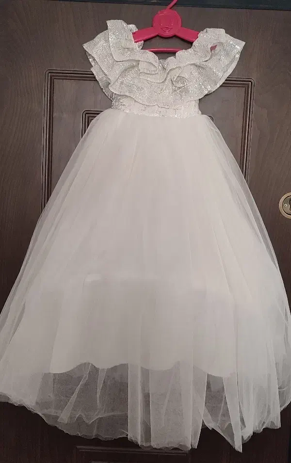 لباس مجلسی دخترانه به همراه صندل مجلسی|کفش و لباس بچه|رباط‌کریم, نصیرشهر|دیوار