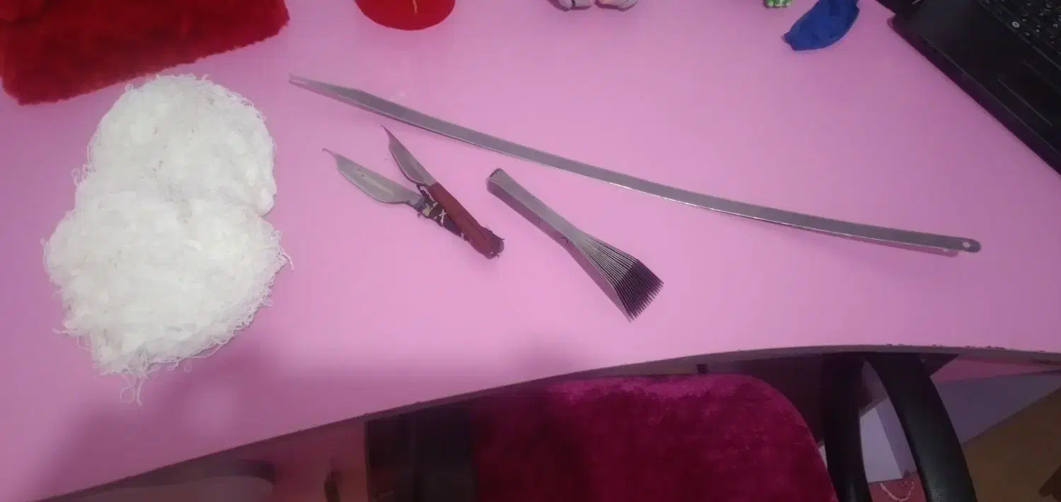 دار ۱ در۱ و وسایل گلیم بافی نخ نقشه گل گلدان وچله|لوازم خیاطی و بافتنی|خرمآباد, |دیوار