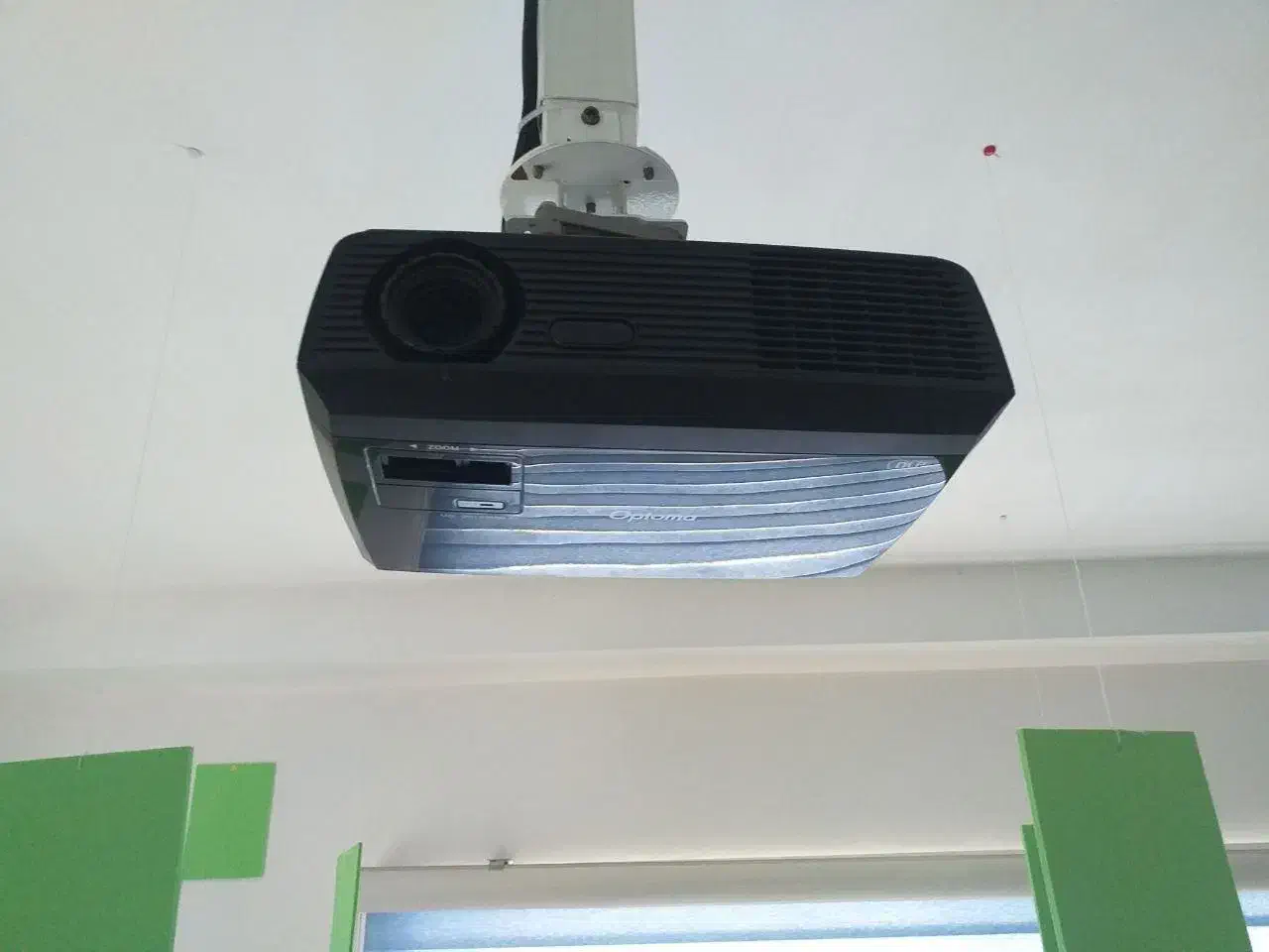 ویدئو پروژکتور Optoma DS316L در حد نو|تلویزیون و پروژکتور|رشت, رودباری|دیوار