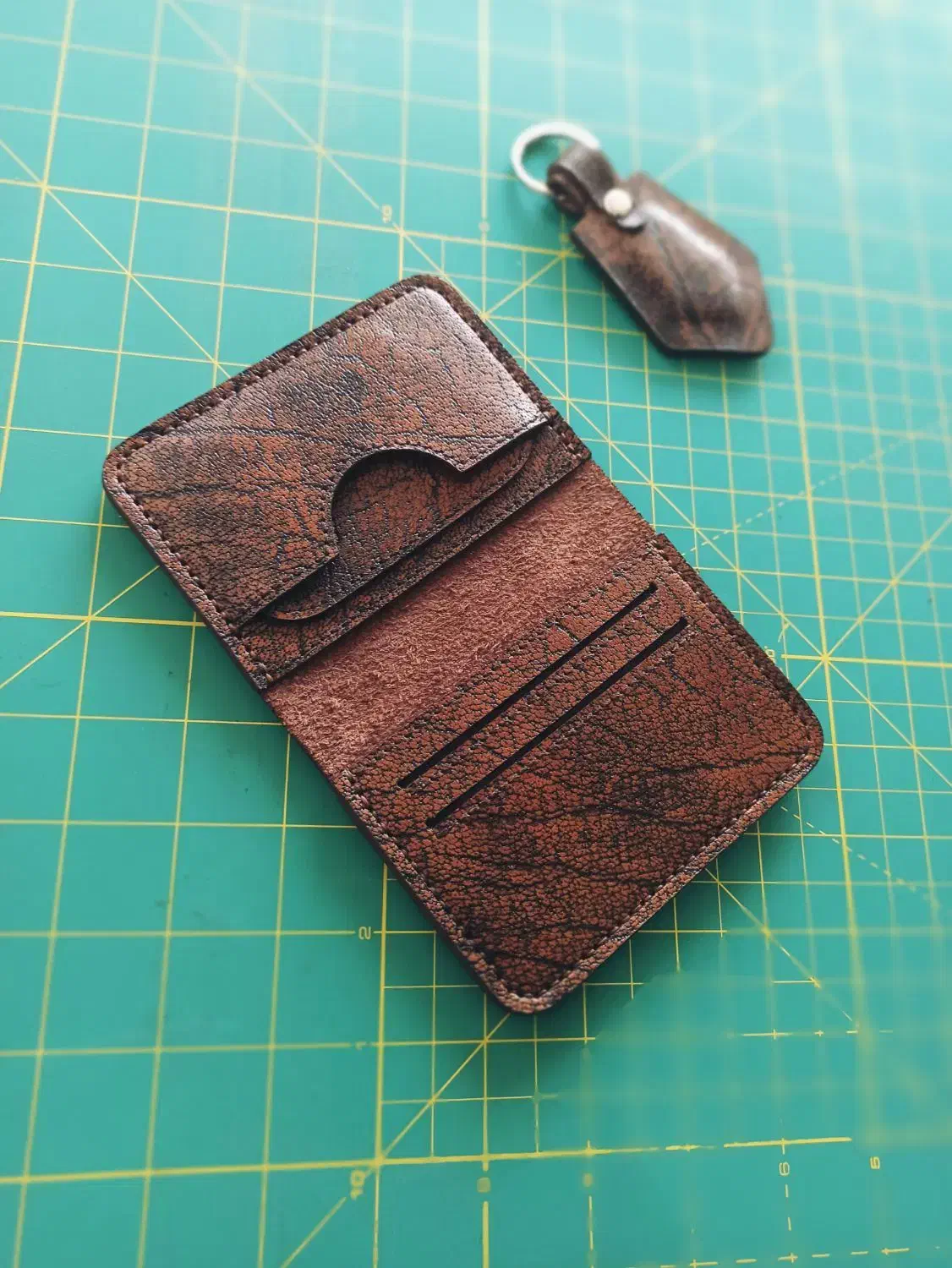 جاکارتی چرم|کیف، کفش، کمربند|خورموج, |دیوار