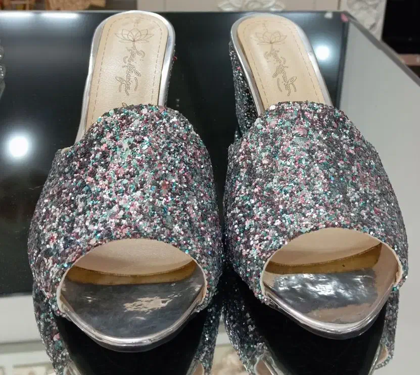 کفش|کیف، کفش، کمربند|مشهد, چهنو|دیوار