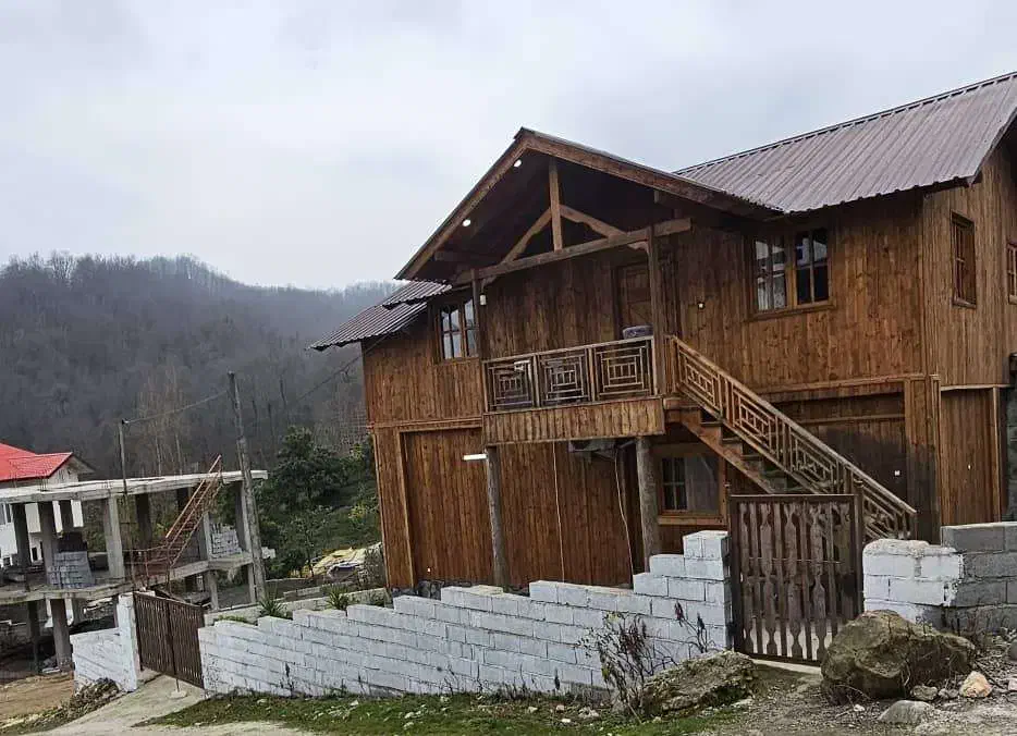 کلبه دوخوابه جنگلی اربهکله بام رامسرمقدم|اجارهٔ کوتاه‌مدت ویلا و باغ|رامسر, |دیوار