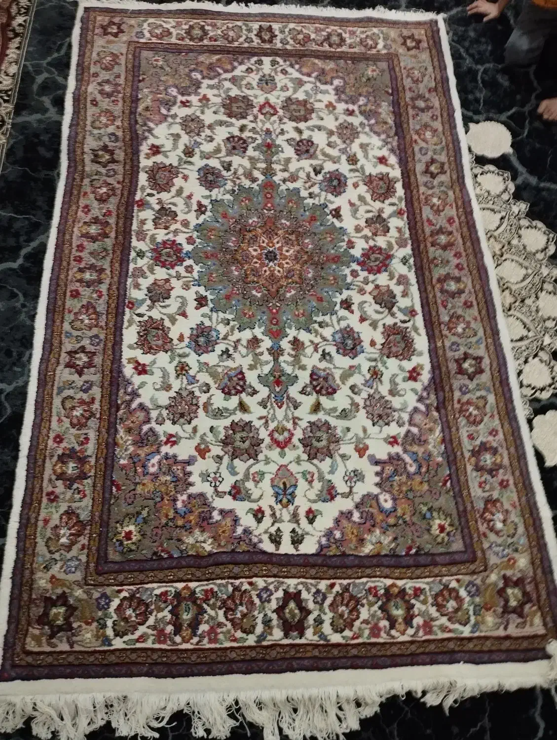 فرش دست بافت|فرش|ازنا, |دیوار