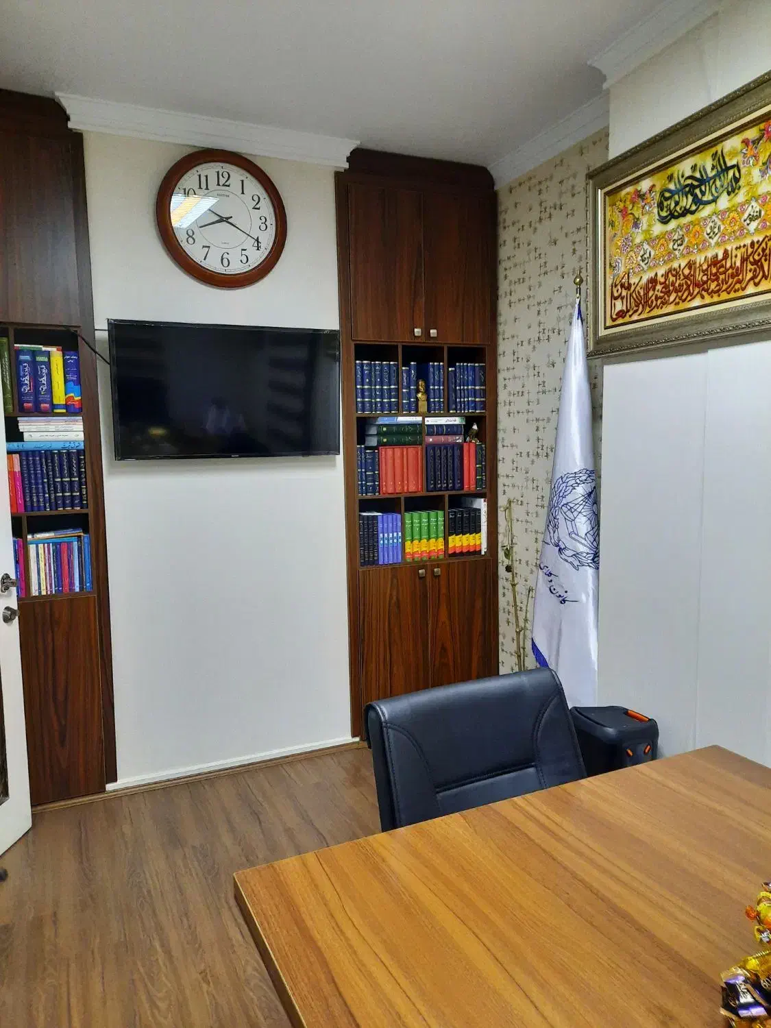 اجاره ساعتی و روزانه دفتر وکالت|اجارهٔ کوتاه‌مدت دفتر کار و فضای آموزشی|تهران, آرژانتین|دیوار