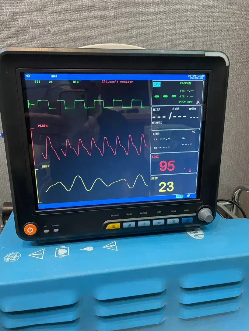 مانیتور علائم حیاتی ۱۲ اینچ مانیتور بیمار ۱۹ اینچ|آرایشی، بهداشتی، درمانی|تهران, سازمان برنامه جنوبی|دیوار