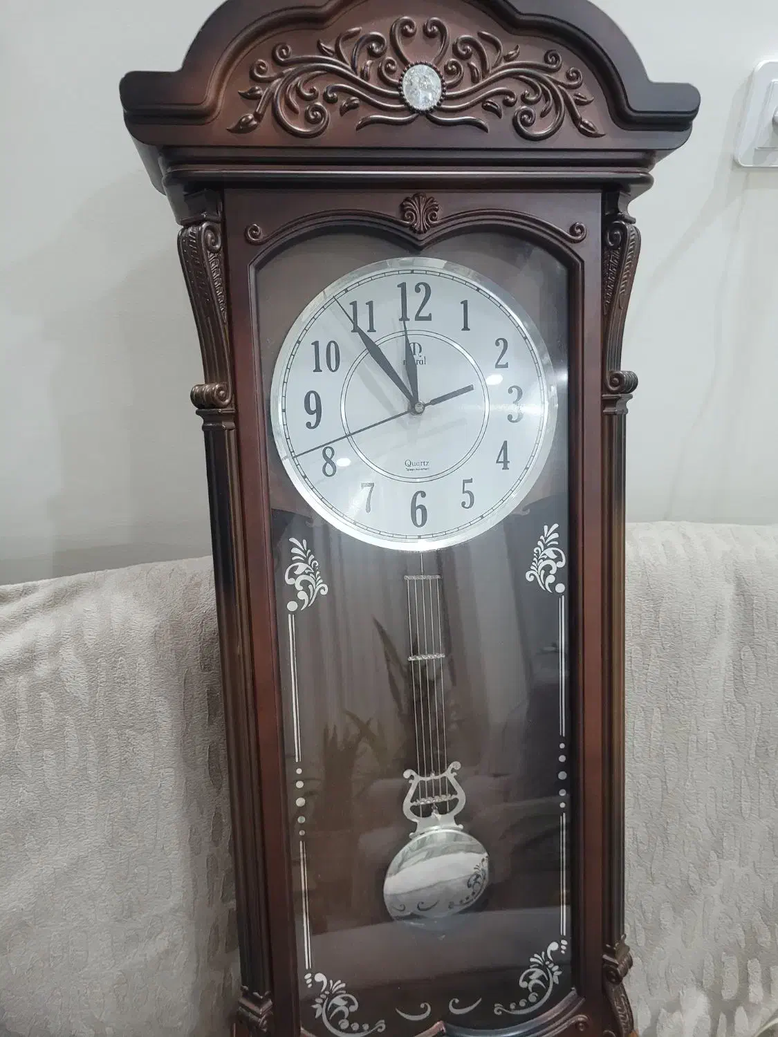 ساعت|ساعت دیواری و تزئینی|اصفهان, چشمه باقرخان|دیوار