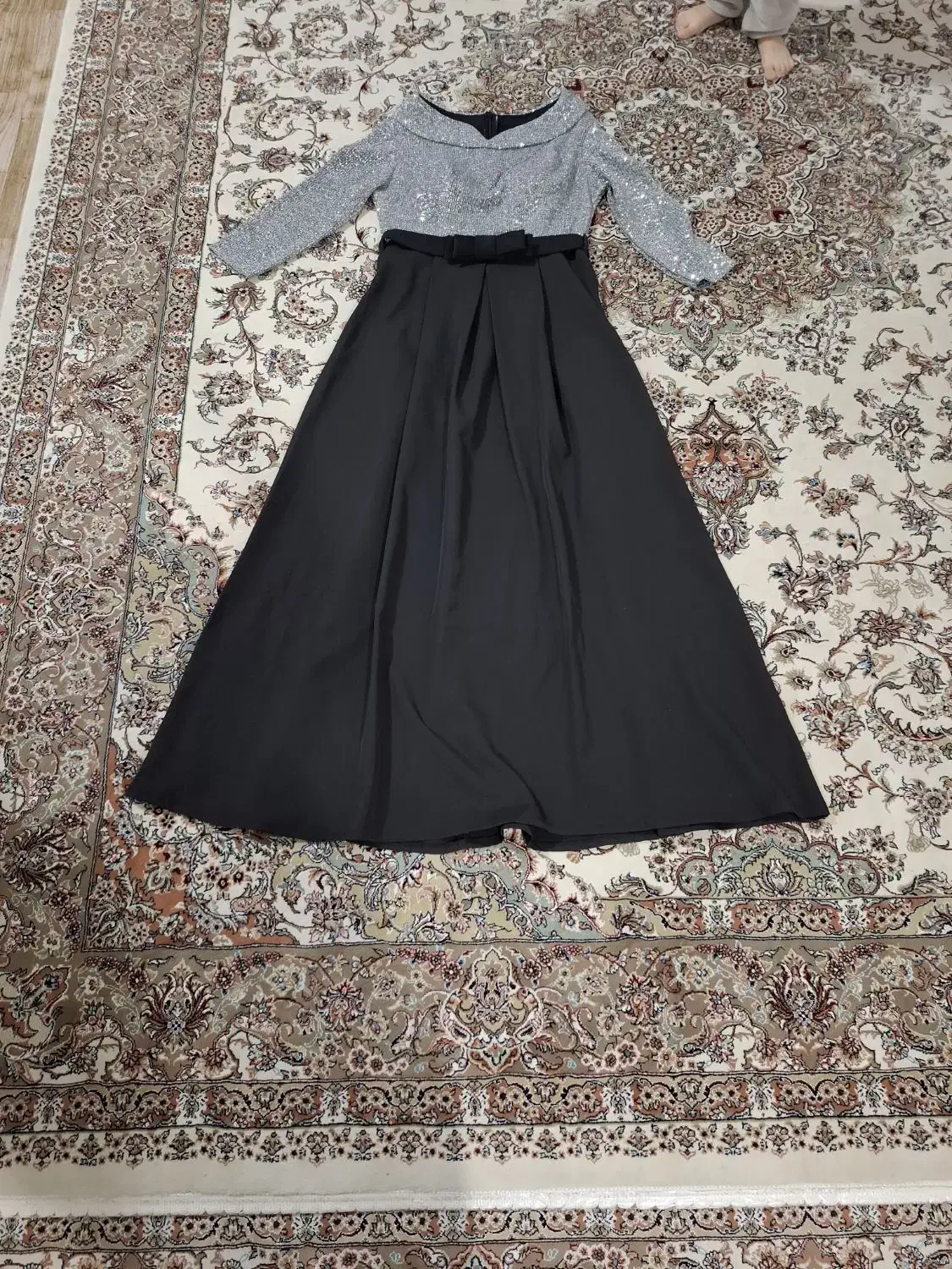 لباس مجلسی نو|لباس|شهریار, کهنز|دیوار