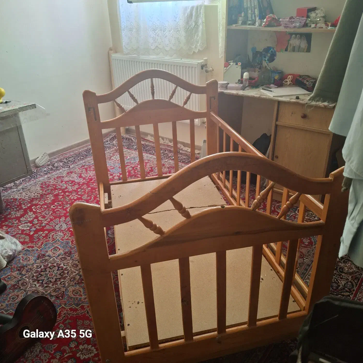 تخت خواب چوبی کودک.قابلیت گهواره دارد|تخت و صندلی بچه|کرمان, |دیوار