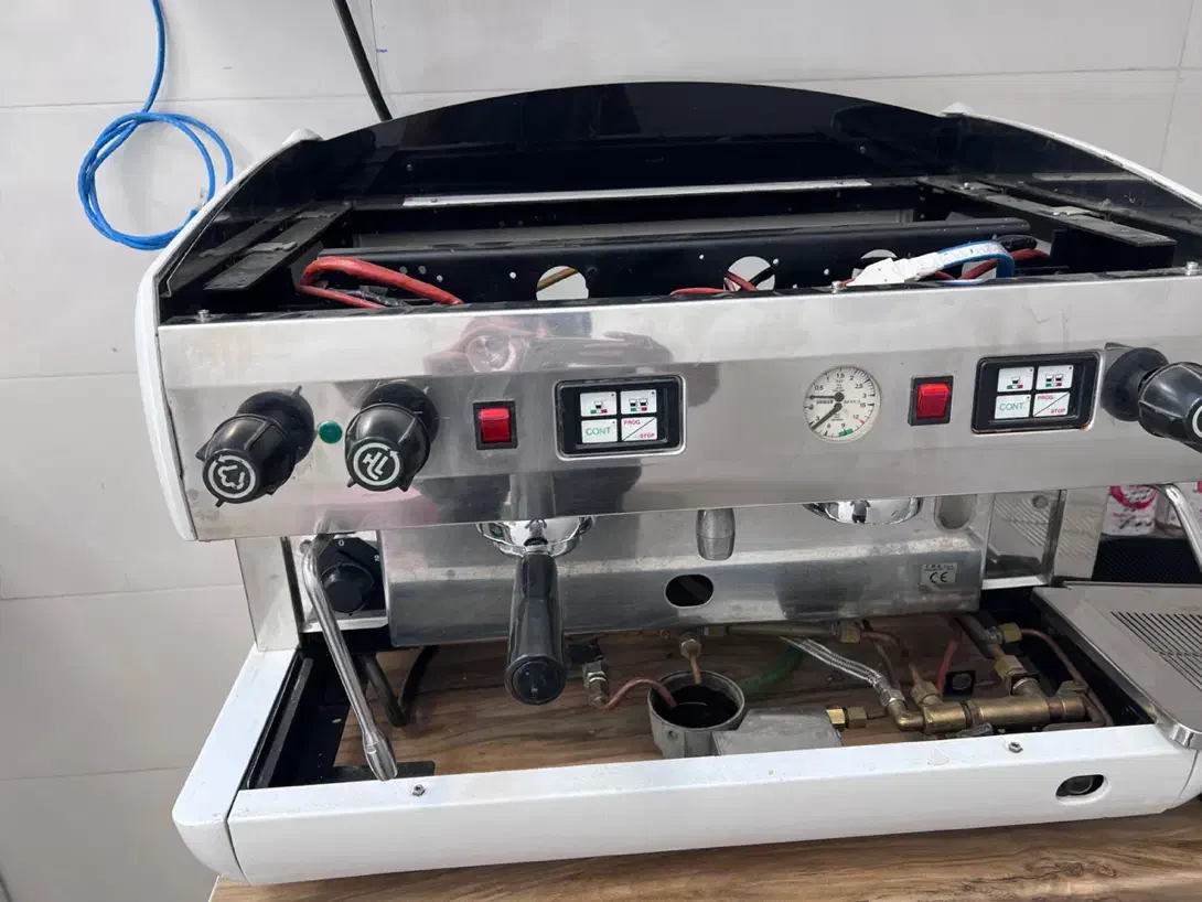 سرو قهوه در مراسم های شما با دستگاه صنعتی|خدمات پذیرایی، مراسم|ساوه, |دیوار