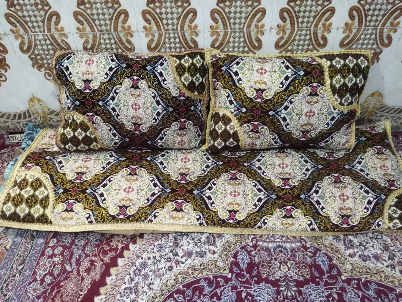 پشتی با کناره|پشتی|ایرانشهر, |دیوار